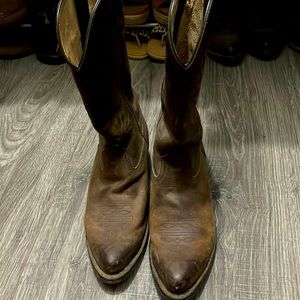 Durango brown leather women’s boots, 7.5.